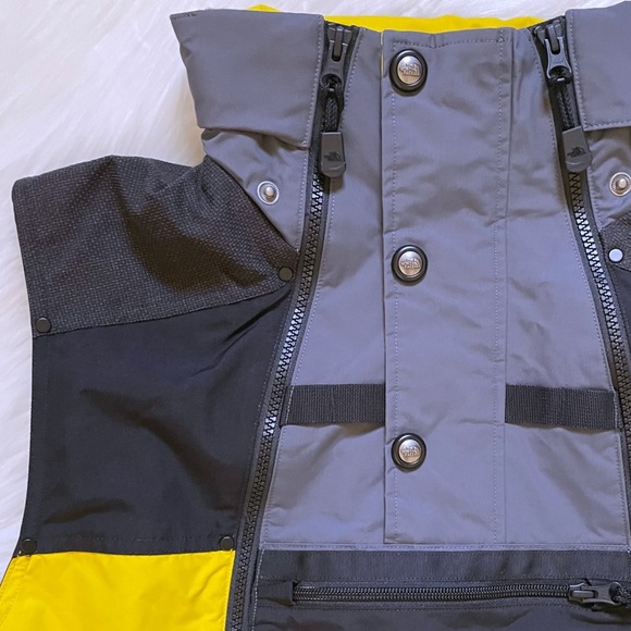 The North Face Unisex Steep Tech Waterproof Vest In Lightning Yellow - TNF Black - Picture 3 of 10